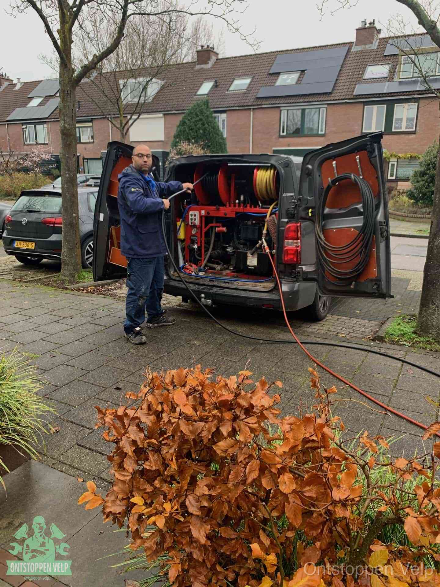 Rioolservice in de wijk in Velp